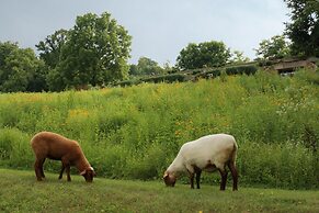 The Inn At Honey Run