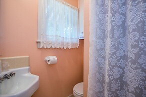 Kaleidoscope Inn & Gardens