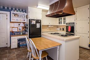 Kaleidoscope Inn & Gardens