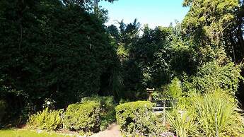 Kaleidoscope Inn & Gardens