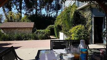 Kaleidoscope Inn & Gardens