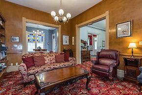 Kaleidoscope Inn & Gardens