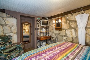 Kaleidoscope Inn & Gardens