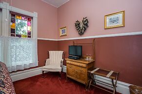 Kaleidoscope Inn & Gardens