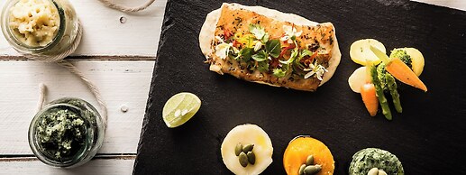 Navutu Dreams Resort & Wellness Retreat