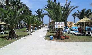 Palmyra Golden Beach Families and Couples