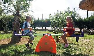 Palmyra Golden Beach Families and Couples