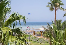 Palmyra Golden Beach Families and Couples