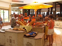 Palmyra Golden Beach Families and Couples