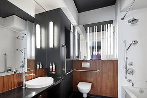 Alt Hotel Toronto Airport