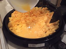 Hamilton Hotel Black