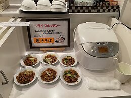 Hamilton Hotel Black