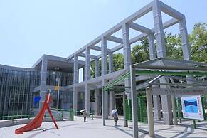 Hamilton Hotel Black