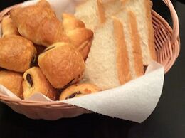 Hamilton Hotel Black