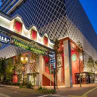 Hamilton Hotel Black