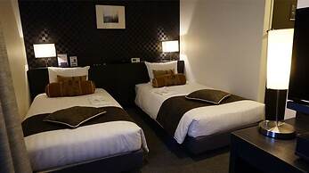 Hamilton Hotel Black