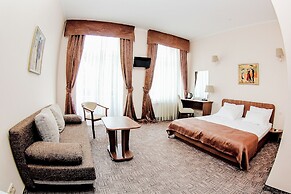 Hotel 52