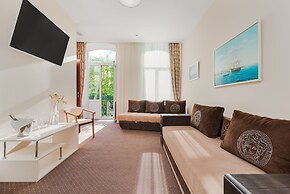 Hotel 52