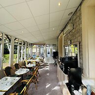 BRIT HOTEL CONFORT BAGNOLES NORMANDIE