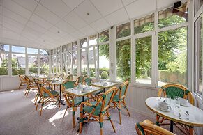 BRIT HOTEL CONFORT BAGNOLES NORMANDIE