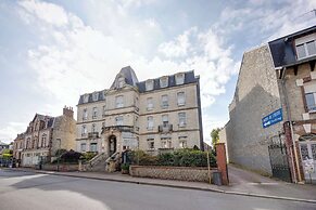 BRIT HOTEL CONFORT BAGNOLES NORMANDIE