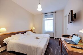 BRIT HOTEL CONFORT BAGNOLES NORMANDIE