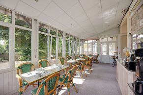 BRIT HOTEL CONFORT BAGNOLES NORMANDIE