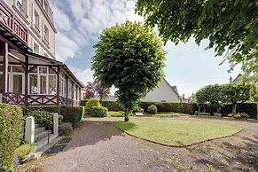 BRIT HOTEL CONFORT BAGNOLES NORMANDIE