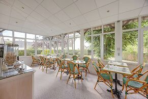 BRIT HOTEL CONFORT BAGNOLES NORMANDIE