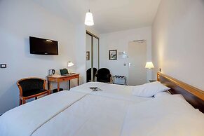 BRIT HOTEL CONFORT BAGNOLES NORMANDIE