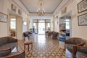 BRIT HOTEL CONFORT BAGNOLES NORMANDIE