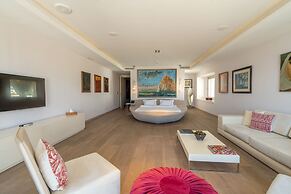 Casa dell'Arte Hotel of Arts & Leisure