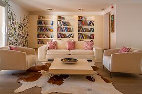 Casa dell'Arte Hotel of Arts & Leisure