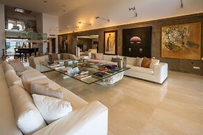 Casa dell'Arte Hotel of Arts & Leisure