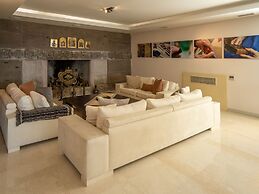 Casa dell'Arte Hotel of Arts & Leisure