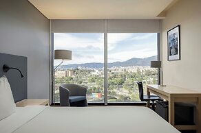 Fairfield by Marriott Bogota Embajada