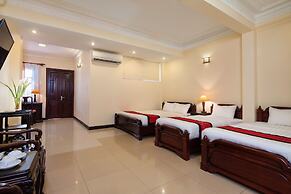 Lucky 3 Hotel & Travel