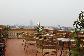 Lucky 3 Hotel & Travel