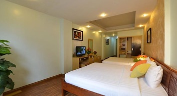 Lucky 3 Hotel & Travel