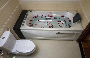 Lucky 3 Hotel & Travel