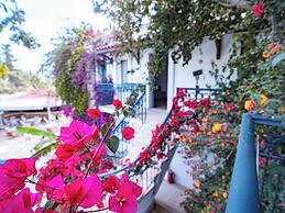 Moonshine Hotel & Suites