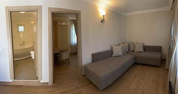 Moonshine Hotel & Suites