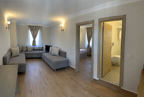 Moonshine Hotel & Suites