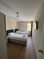 Moonshine Hotel & Suites