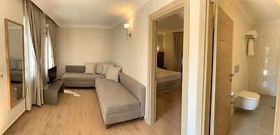 Moonshine Hotel & Suites