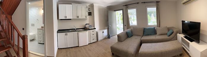 Moonshine Hotel & Suites