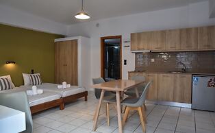Iraklis Studios & Apartments