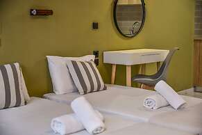 Iraklis Studios & Apartments