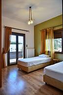 Iraklis Studios & Apartments