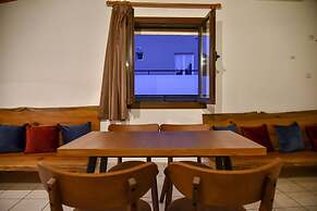 Iraklis Studios & Apartments